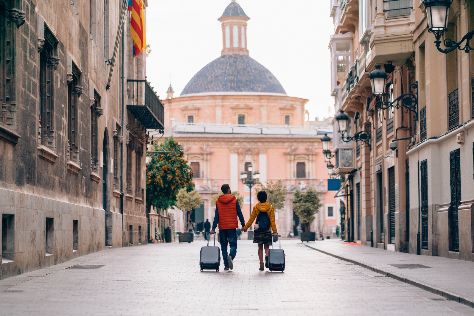 Couple traveling around the world